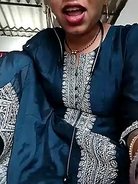 Snapshot of Simaran_bhabhi chatting on 05-22-26, 11:54 Simaran bhabhi online show from 05-22-26, 11:54