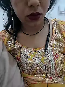 Snapshot of Simaran_bhabhi chatting on 06-02-26, 01:40 Simaran bhabhi online show from 06-02-26, 01:40