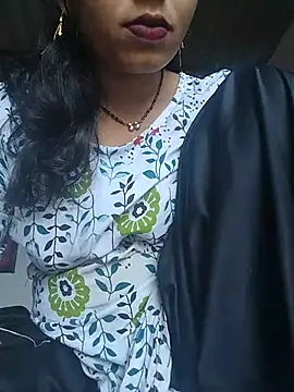 Snapshot of Simaran_bhabhi chatting on 06-12-26, 12:42 Simaran bhabhi online show from 06-12-26, 12:42
