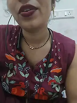 Snapshot of Simaran_bhabhi chatting on 06-12-26, 04:28 Simaran bhabhi online show from 06-12-26, 04:28