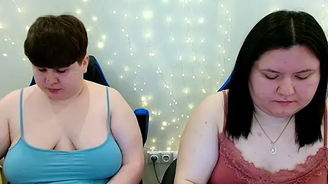 BeckyAndHellen online show from 04-24-26, 09:45