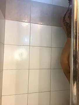 Snapshot of Shuggabutt chatting on 12-08-24, 10:03 Shuggabutt online show from 12-08-24, 10:03