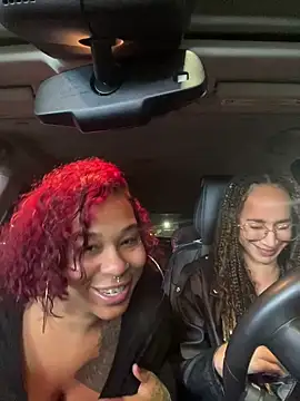 Snapshot of Shuggabutt chatting on 12-14-24, 05:40 Shuggabutt online show from 12-14-24, 05:40