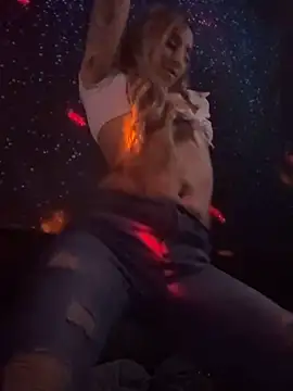 Snapshot of Shuggabutt chatting on 02-10-25, 07:04 Shuggabutt online show from 02-10-25, 07:04