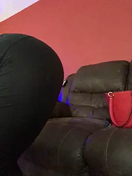 Snapshot of blndpolkadot chatting on 02-12-25, 07:24 blndpolkadot online show from 02-12-25, 07:24