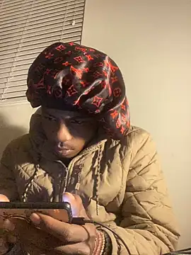 Snapshot of gaimov3r2024 chatting on 12-29-24, 02:49 gaimov3r2024 online show from 12-29-24, 02:49