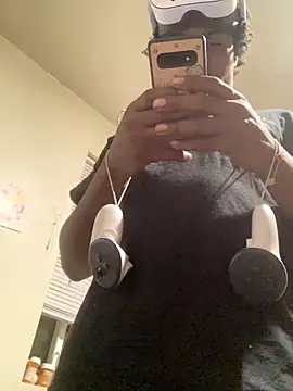 Snapshot of gaimov3r2024 chatting on 12-18-25, 04:29 gaimov3r2024 online show from 12-18-25, 04:29