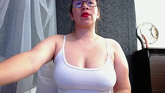 Abril Bianchi online show from 09-29-25, 10:14