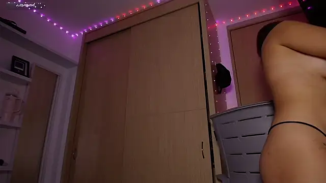 Snapshot of tinysofia_ chatting on 01-23-25, 11:15 tinysofia online show from 01-23-25, 11:15