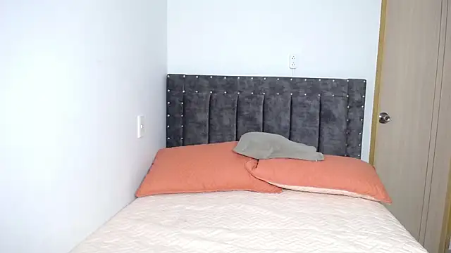 Snapshot of Megan_mancini chatting on 12-22-25, 12:40 Megan mancini online show from 12-22-25, 12:40