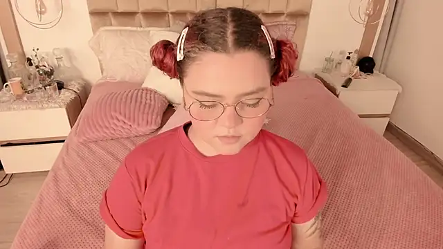 Twwiiggy online show from 03-14-25, 08:06