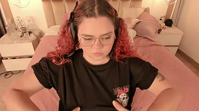 Twwiiggy online show from 03-17-25, 11:11