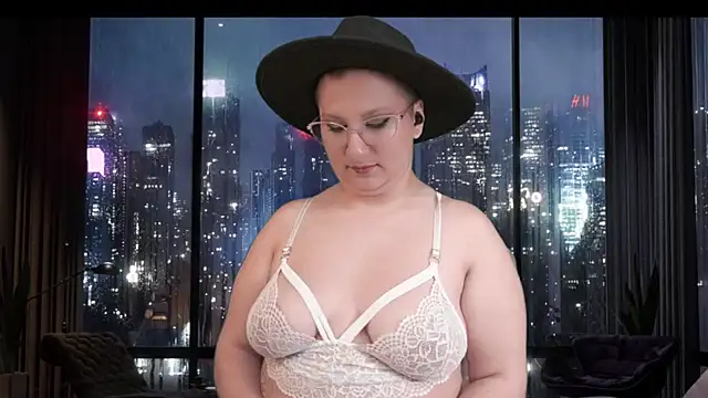 Ximenna Cruz online show from 12-19-24, 08:13