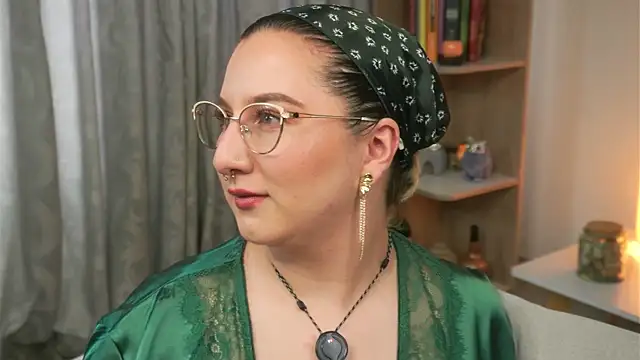 Ximenna Cruz online show from 04-06-26, 07:37