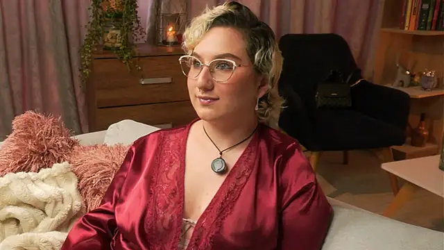 Ximenna Cruz online show from 04-24-26, 09:39