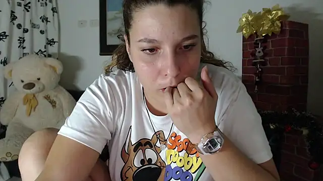 Snapshot of alexia_87 chatting on 12-13-24, 06:10 alexia 87 online show from 12-13-24, 06:10