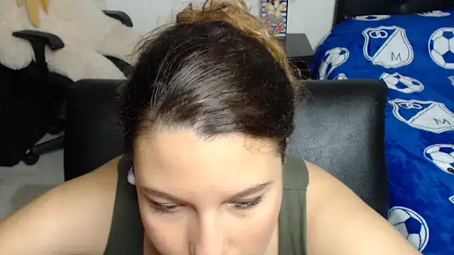 Snapshot of alexia_87 chatting on 12-27-24, 01:00 alexia 87 online show from 12-27-24, 01:00