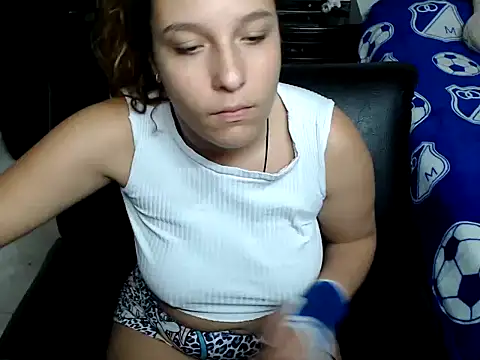 Snapshot of alexia_87 chatting on 01-05-25, 11:12 alexia 87 online show from 01-05-25, 11:12