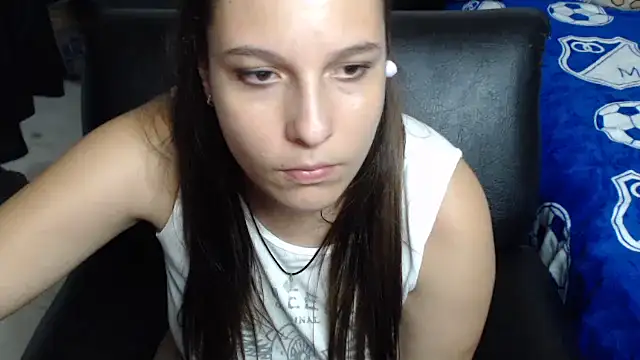 Snapshot of alexia_87 chatting on 01-11-25, 05:10 alexia 87 online show from 01-11-25, 05:10