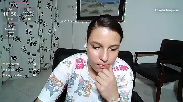Snapshot of alexia_87 chatting on 01-12-25, 04:31 alexia 87 online show from 01-12-25, 04:31