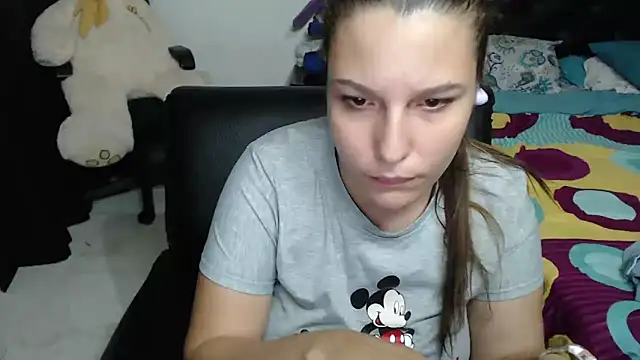 Snapshot of alexia_87 chatting on 01-25-25, 08:42 alexia 87 online show from 01-25-25, 08:42