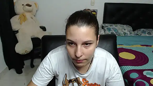 Snapshot of alexia_87 chatting on 01-28-25, 08:25 alexia 87 online show from 01-28-25, 08:25