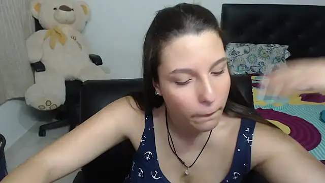 Snapshot of alexia_87 chatting on 02-02-25, 02:06 alexia 87 online show from 02-02-25, 02:06