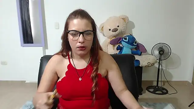 Snapshot of alexia_87 chatting on 02-16-25, 03:27 alexia 87 online show from 02-16-25, 03:27