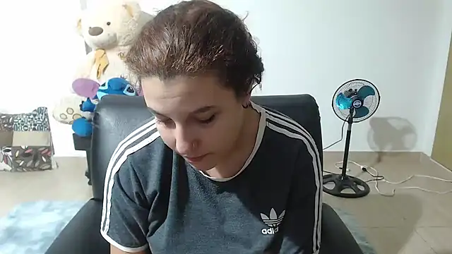 Snapshot of alexia_87 chatting on 03-07-25, 11:49 alexia 87 online show from 03-07-25, 11:49