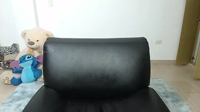 Snapshot of alexia_87 chatting on 03-17-25, 03:25 alexia 87 online show from 03-17-25, 03:25