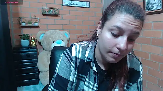 Snapshot of alexia_87 chatting on 09-18-25, 08:55 alexia 87 online show from 09-18-25, 08:55