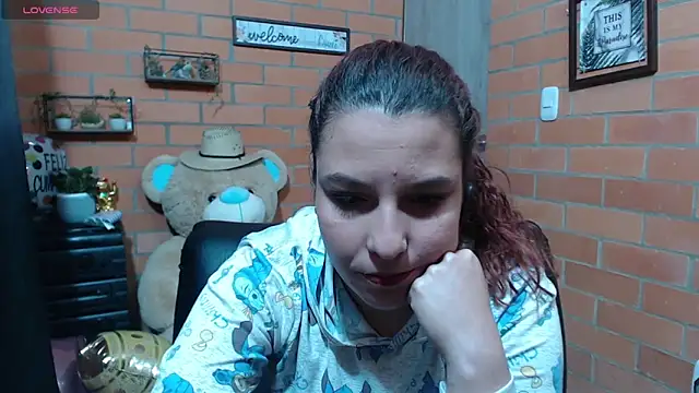 Snapshot of alexia_87 chatting on 10-16-25, 10:55 alexia 87 online show from 10-16-25, 10:55