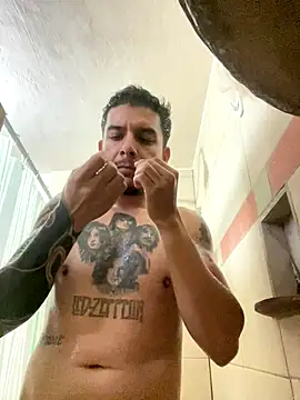 Snapshot of Molly1993rrrrrrrf chatting on 12-15-25, 11:20 Molly1993rrrrrrrf online show from 12-15-25, 11:20