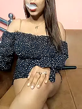 Snapshot of Divya_girl chatting on 01-12-25, 06:49 Divya girl online show from 01-12-25, 06:49