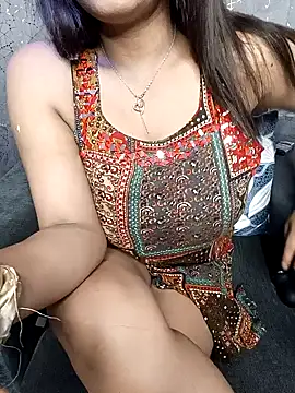 Snapshot of Divya_girl chatting on 02-01-25, 06:51 Divya girl online show from 02-01-25, 06:51