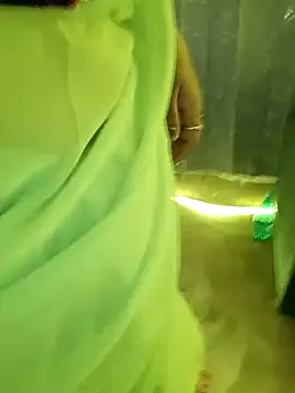 Snapshot of Divya_girl chatting on 03-19-25, 06:03 Divya girl online show from 03-19-25, 06:03