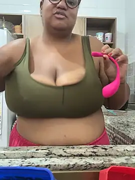 Snapshot of SweetLizzyBBW chatting on 05-26-26, 01:23 SweetLizzyBBW online show from 05-26-26, 01:23