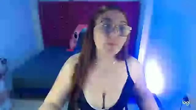 Snapshot of conniejames_m chatting on 03-07-25, 12:45 conniejames m online show from 03-07-25, 12:45