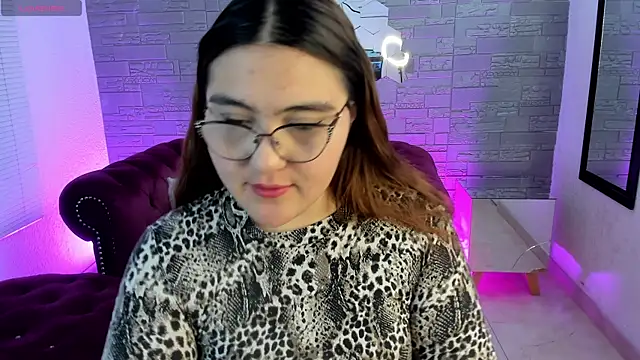 Snapshot of conniejames_m chatting on 11-01-25, 12:29 conniejames m online show from 11-01-25, 12:29