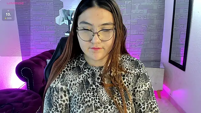 Snapshot of conniejames_m chatting on 11-14-25, 12:37 conniejames m online show from 11-14-25, 12:37