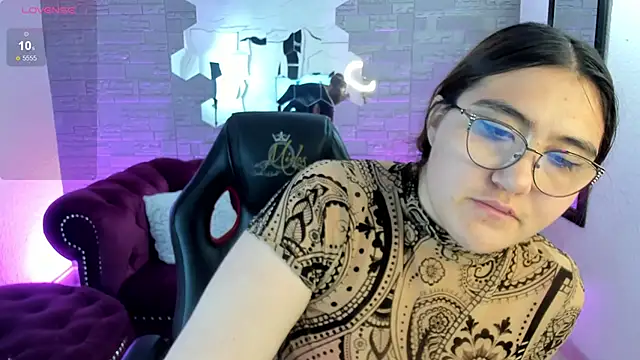 Snapshot of conniejames_m chatting on 11-15-25, 12:34 conniejames m online show from 11-15-25, 12:34