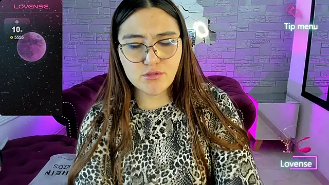 Snapshot of conniejames_m chatting on 11-30-25, 12:42 conniejames m online show from 11-30-25, 12:42