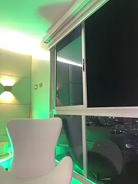 Snapshot of SaharaRush_ chatting on 02-04-25, 01:23 SaharaRush online show from 02-04-25, 01:23