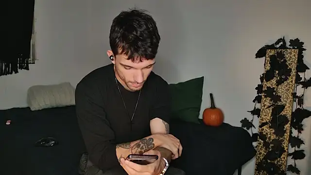 JackDesFeux online show from 10-14-25, 07:42