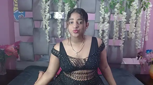 Sofia Hernandez  online show from 12-14-24, 07:14