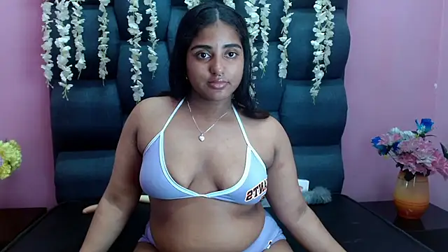 Sofia Hernandez  online show from 02-19-25, 09:50