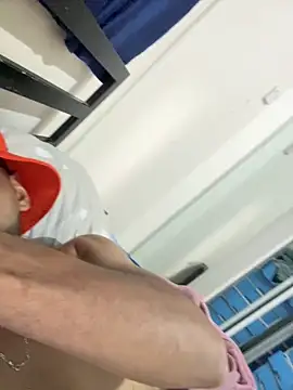 Snapshot of luismanuel_1998 chatting on 03-06-26, 11:23 luismanuel 1998 online show from 03-06-26, 11:23