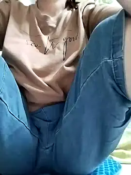 Snapshot of Mie610 chatting on 12-12-24, 11:47 Mie610 online show from 12-12-24, 11:47