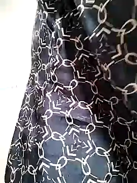 Snapshot of Mie610 chatting on 12-16-24, 02:49 Mie610 online show from 12-16-24, 02:49