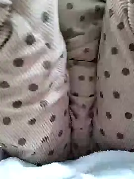 Snapshot of Mie610 chatting on 01-12-25, 06:39 Mie610 online show from 01-12-25, 06:39